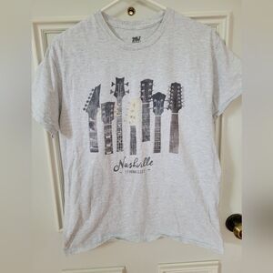 Nashville Tennessee Guitar T-shirt Size M